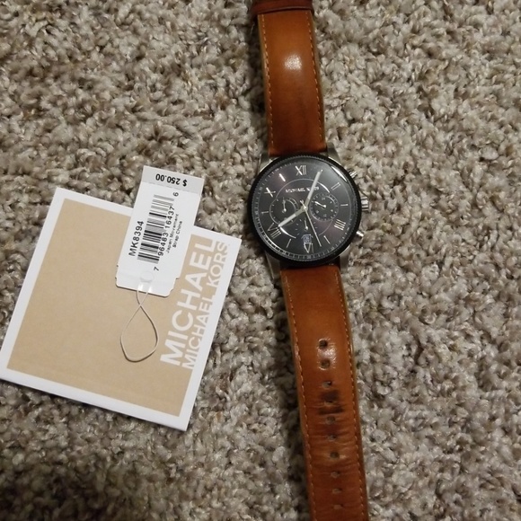 Michael Kors tan leather watch - Picture 4 of 6